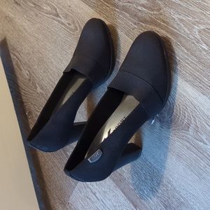 Anne Klein sport black heels